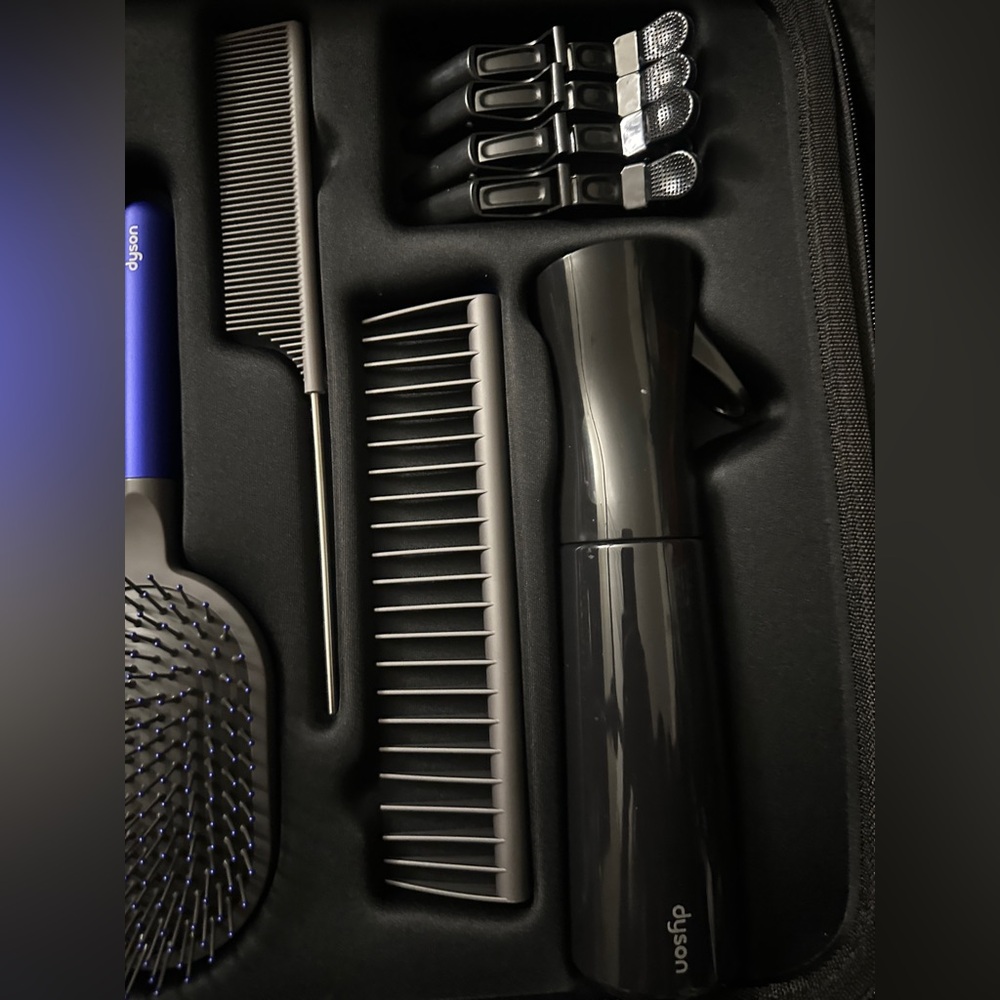 Dyson Professional Stylist Brush Kit - Picture 9 of 13